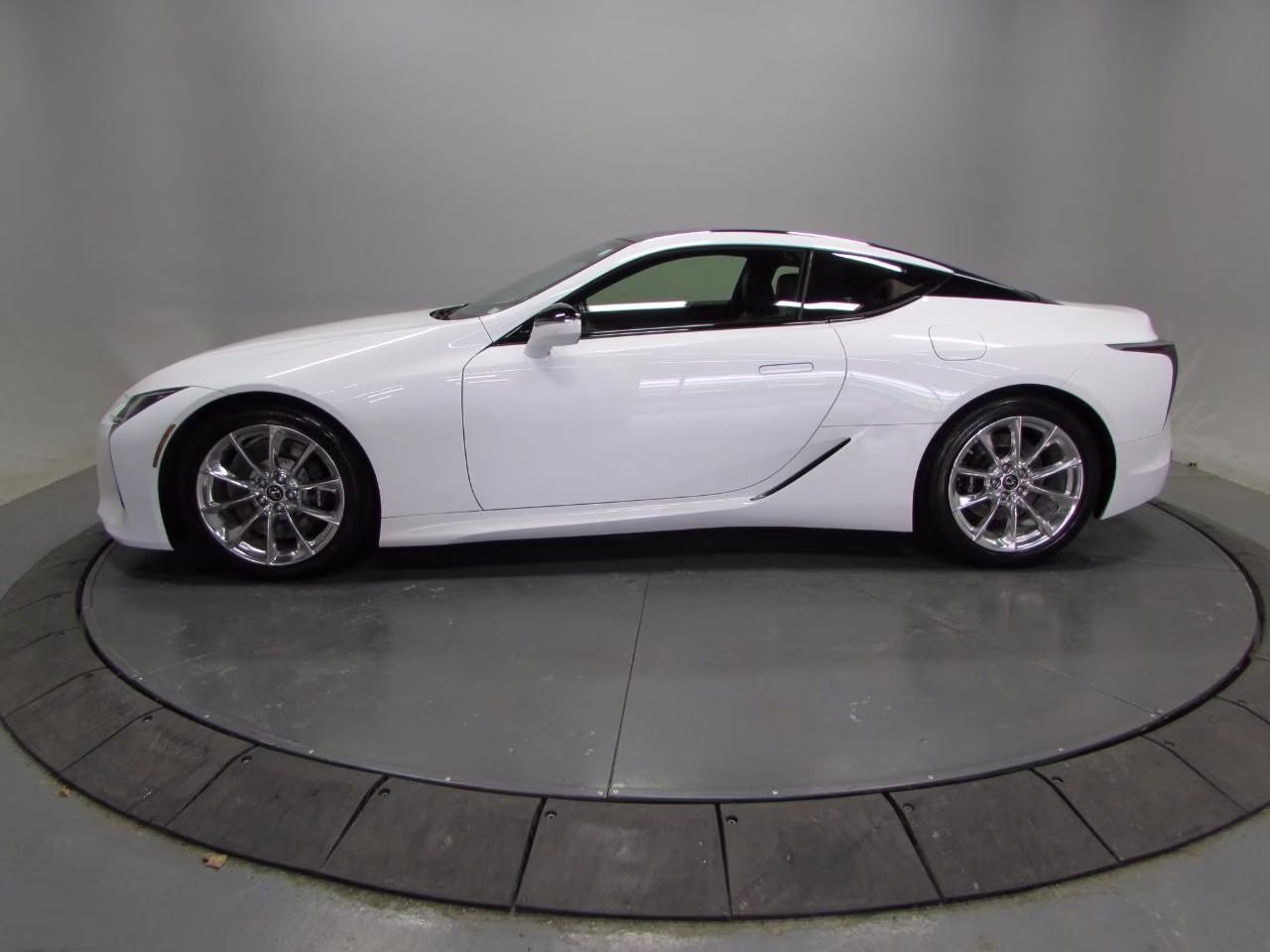 2018 Ultra White Lexus LC 500 RWD Coupe
