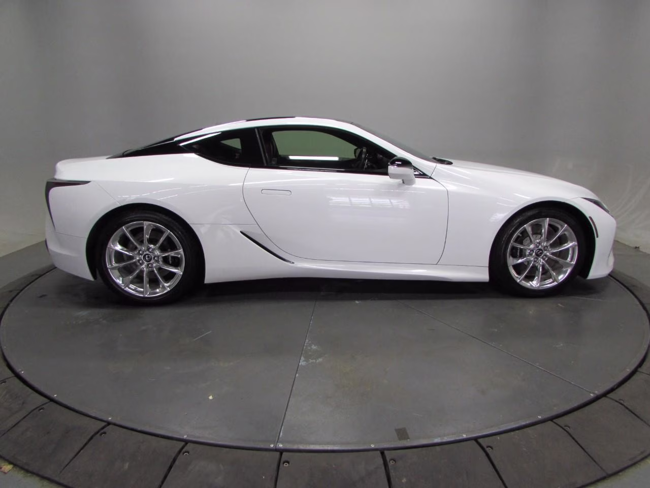 2018 Ultra White Lexus LC 500 RWD Coupe
