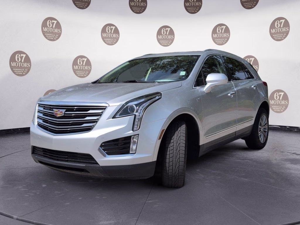 2019 Radiant Silver Metallic Cadillac XT5 Luxury FWD SUV