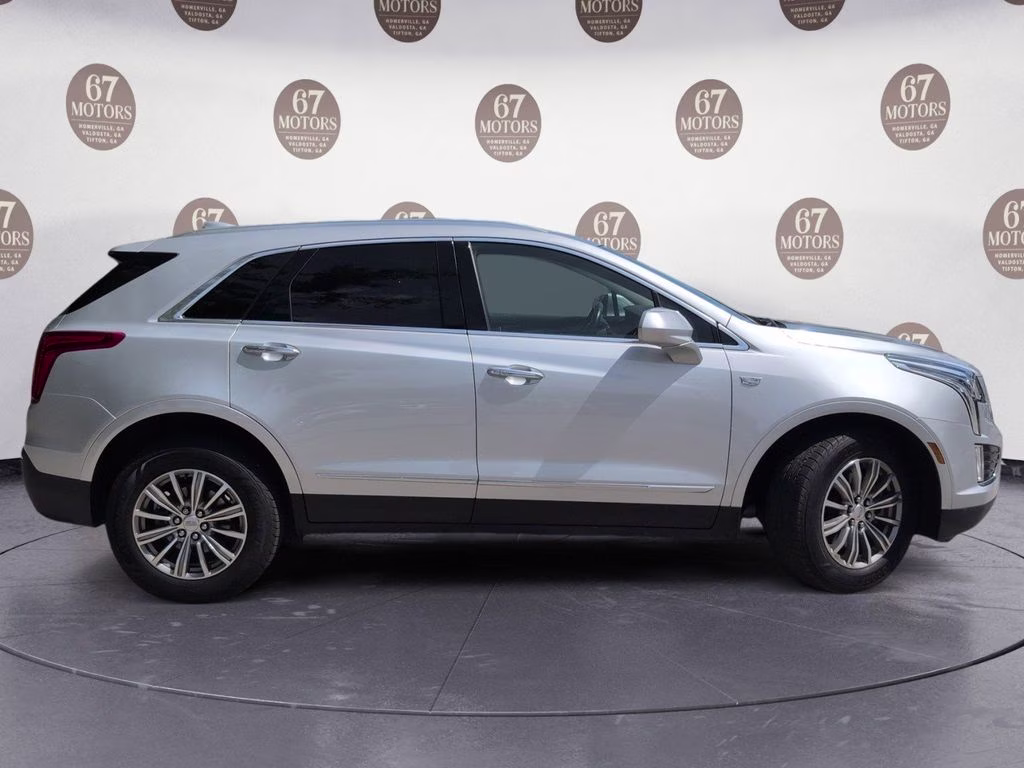 2019 Radiant Silver Metallic Cadillac XT5 Luxury FWD SUV