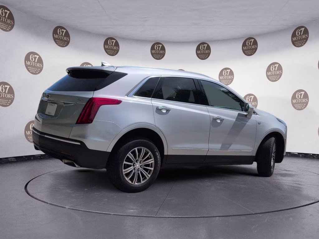 2019 Radiant Silver Metallic Cadillac XT5 Luxury FWD SUV