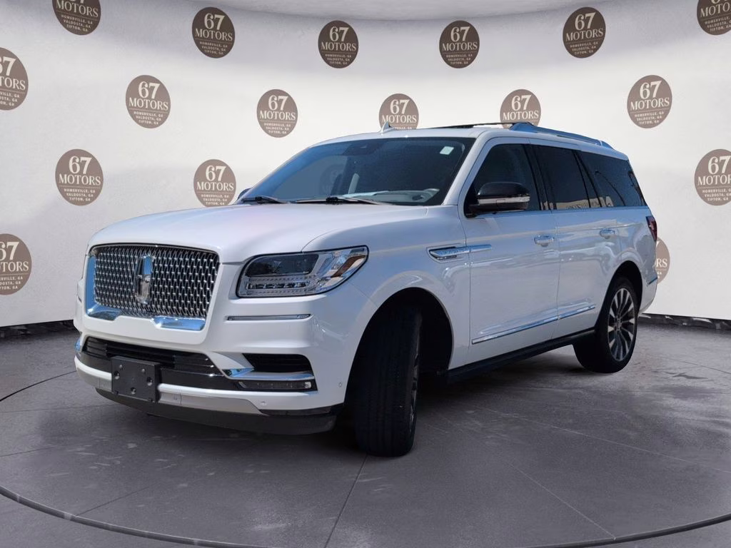 2021 White Lincoln Navigator Reserve 4X4 SUV