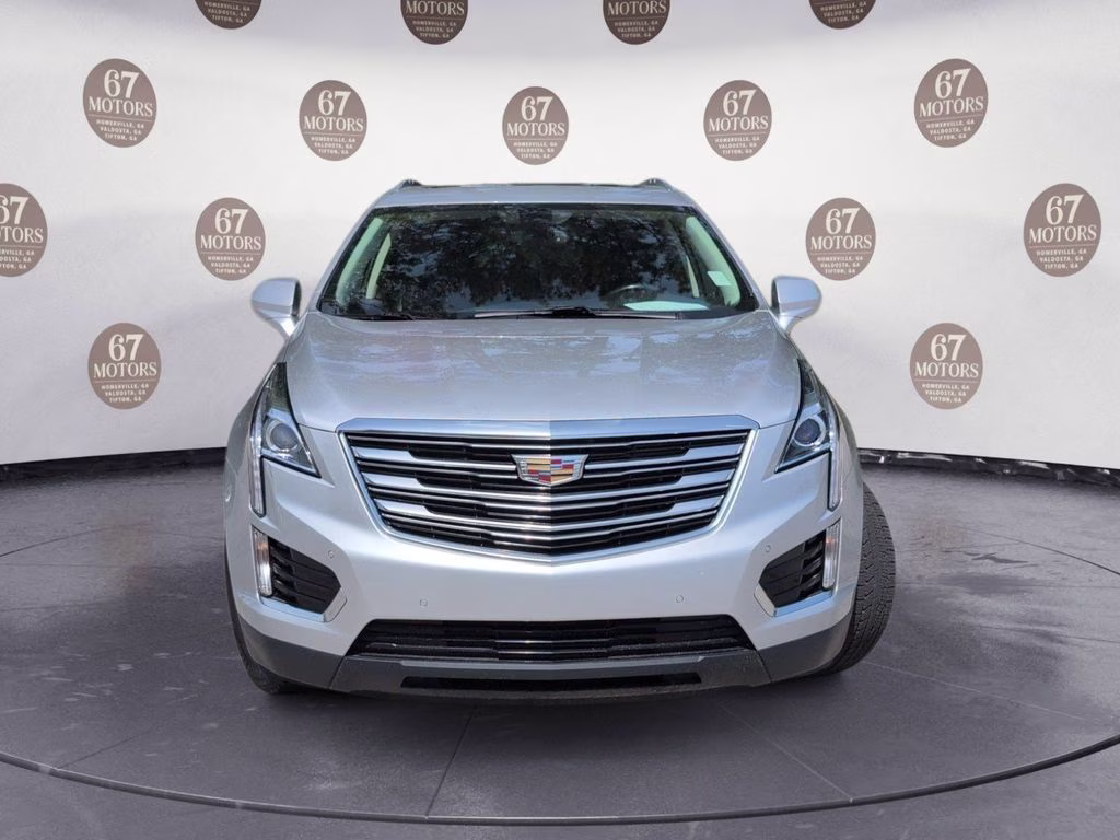 2019 Radiant Silver Metallic Cadillac XT5 Luxury FWD SUV