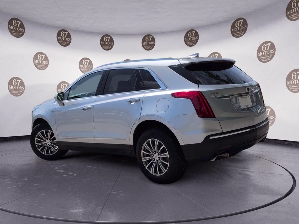 2019 Radiant Silver Metallic Cadillac XT5 Luxury FWD SUV