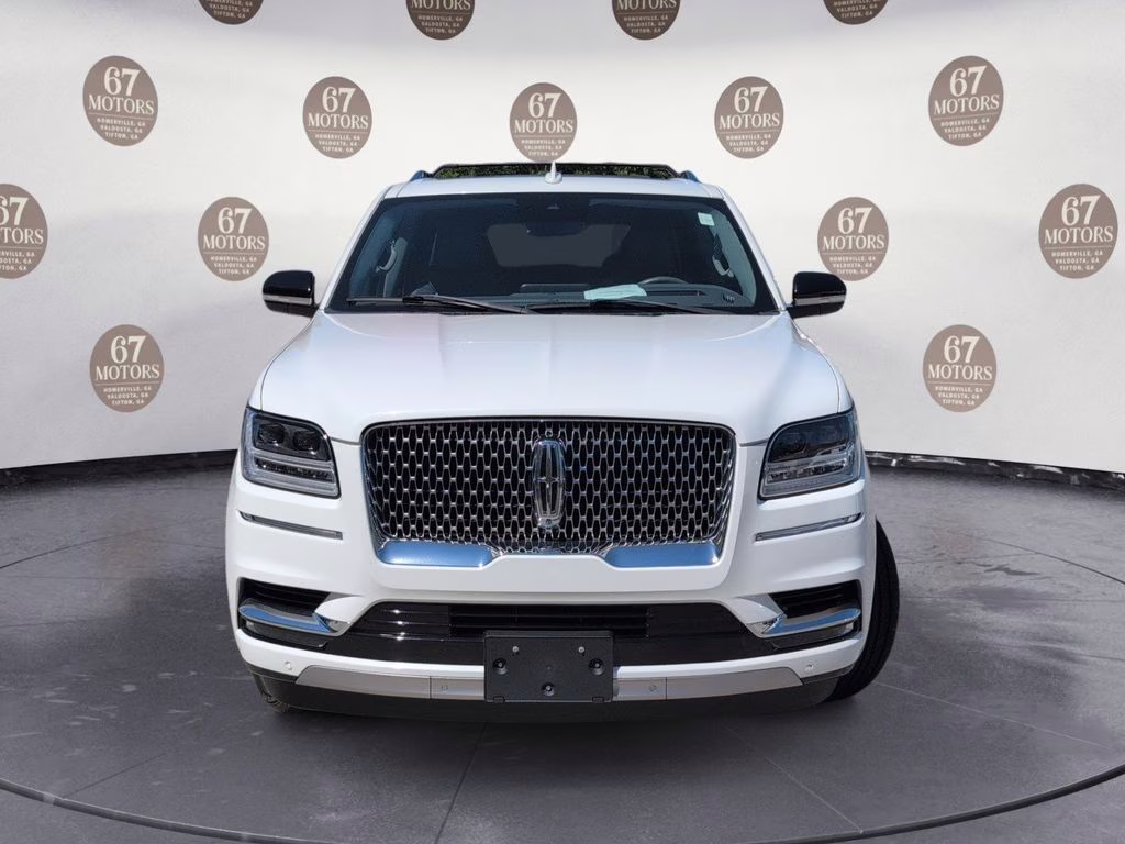 2021 White Lincoln Navigator Reserve 4X4 SUV