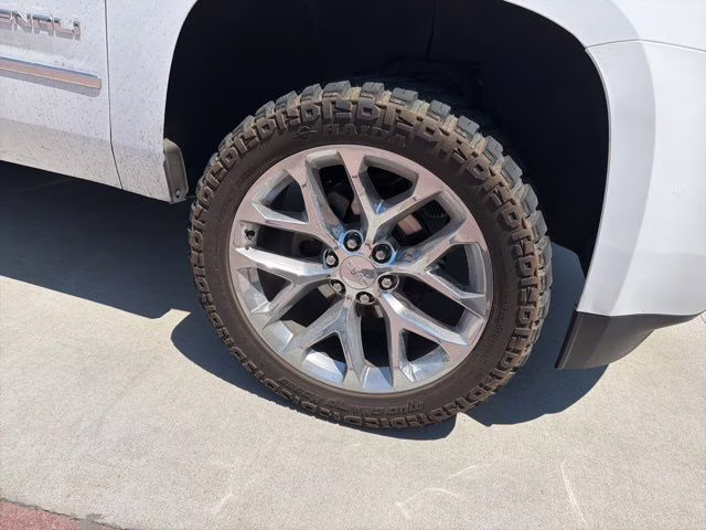 2018 Summit White GMC Yukon Denali 4X4 SUV