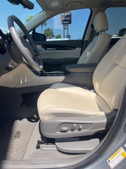 2024 Argent Silver Metallic Cadillac XT6 Premium Luxury FWD SUV