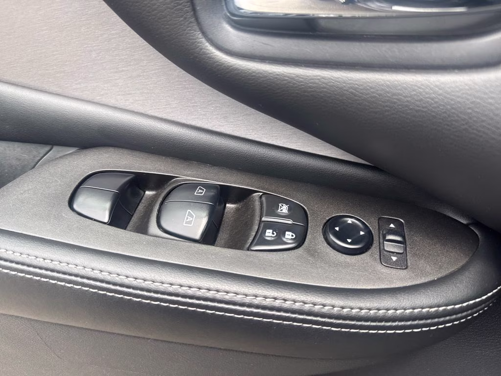 2023 Gun Metallic Nissan Murano SV FWD SUV