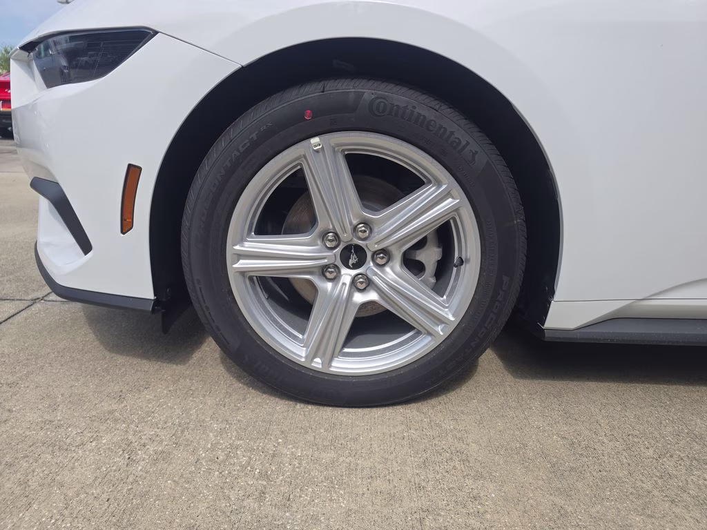 2026 Oxford White Ford Mustang EcoBoost RWD Coupe