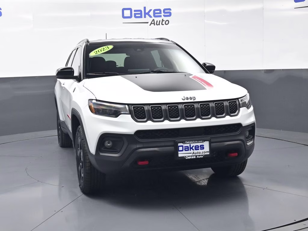 2023 Bright White Clearcoat Jeep Compass Trailhawk 4X4 SUV