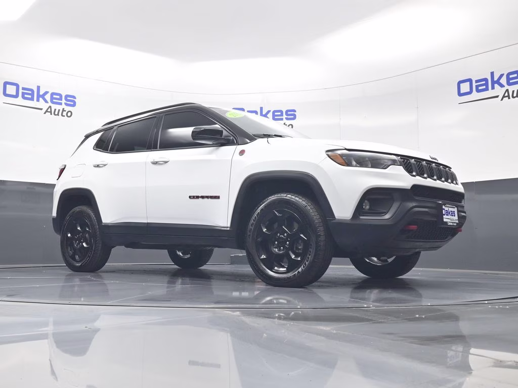 2023 Bright White Clearcoat Jeep Compass Trailhawk 4X4 SUV