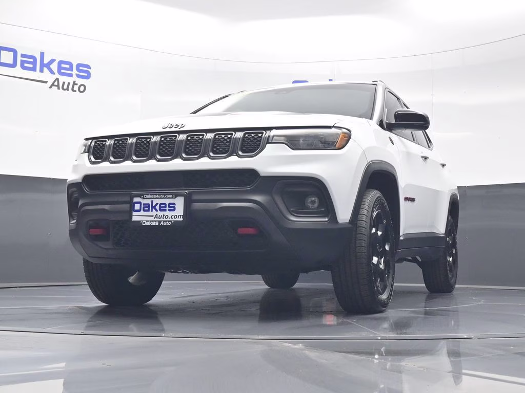 2023 Bright White Clearcoat Jeep Compass Trailhawk 4X4 SUV