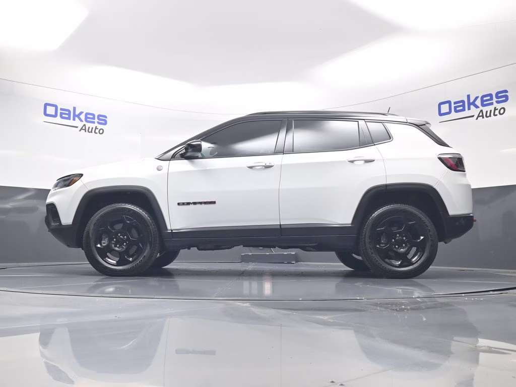 2023 Bright White Clearcoat Jeep Compass Trailhawk 4X4 SUV