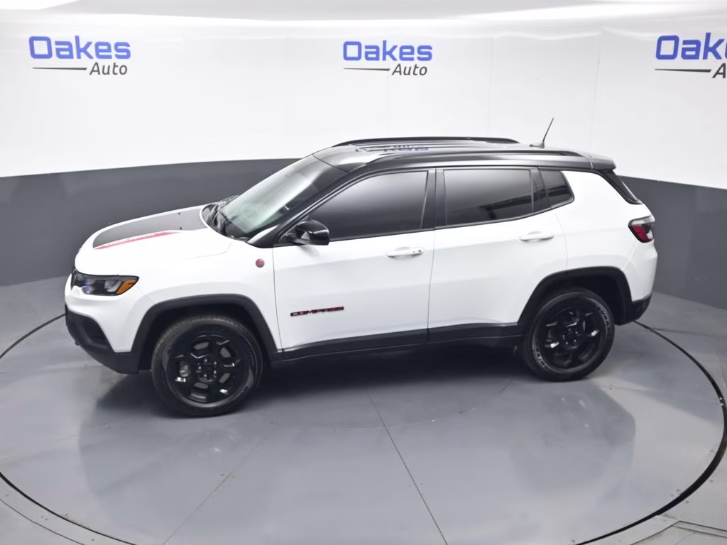 2023 Bright White Clearcoat Jeep Compass Trailhawk 4X4 SUV
