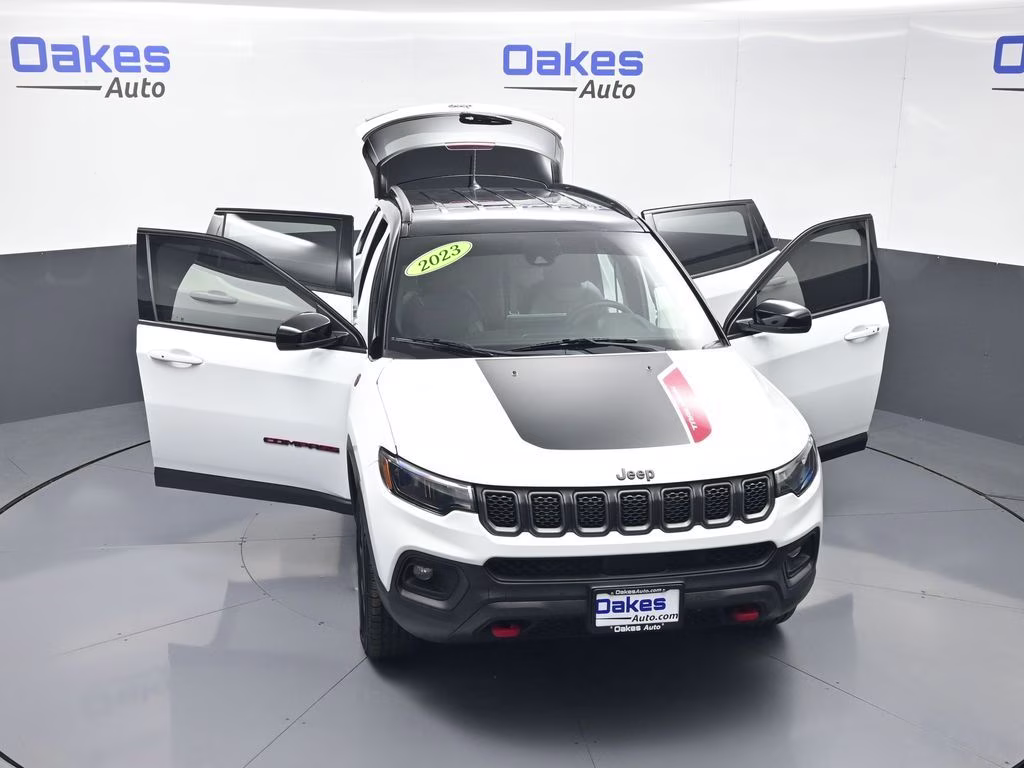 2023 Bright White Clearcoat Jeep Compass Trailhawk 4X4 SUV