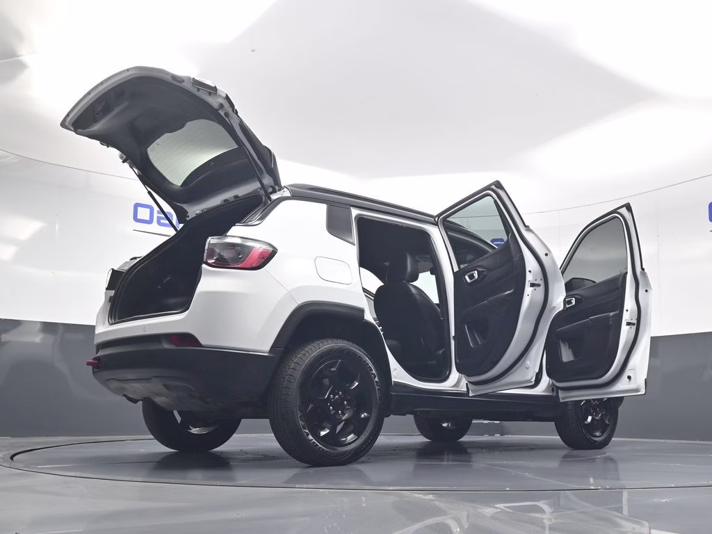 2023 Bright White Clearcoat Jeep Compass Trailhawk 4X4 SUV