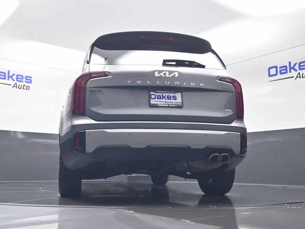 2025 Everlasting Silver Kia Telluride S AWD SUV