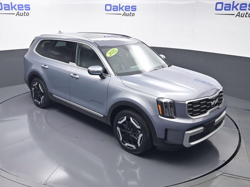 2025 Everlasting Silver Kia Telluride S AWD SUV