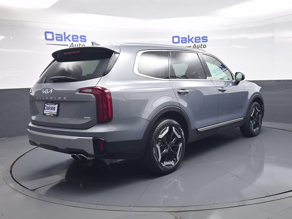 2025 Everlasting Silver Kia Telluride S AWD SUV