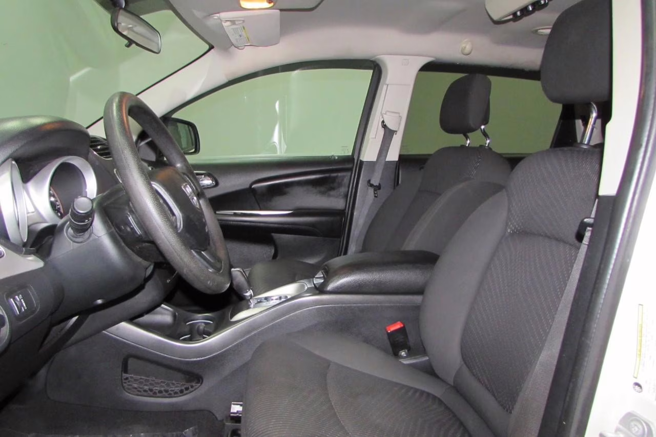 2017 Vice White Dodge Journey SE FWD SUV