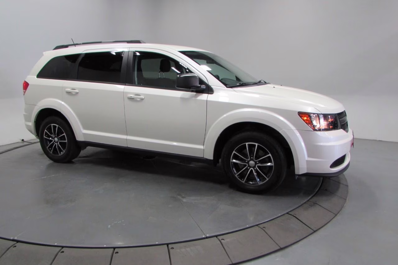 2017 Vice White Dodge Journey SE FWD SUV