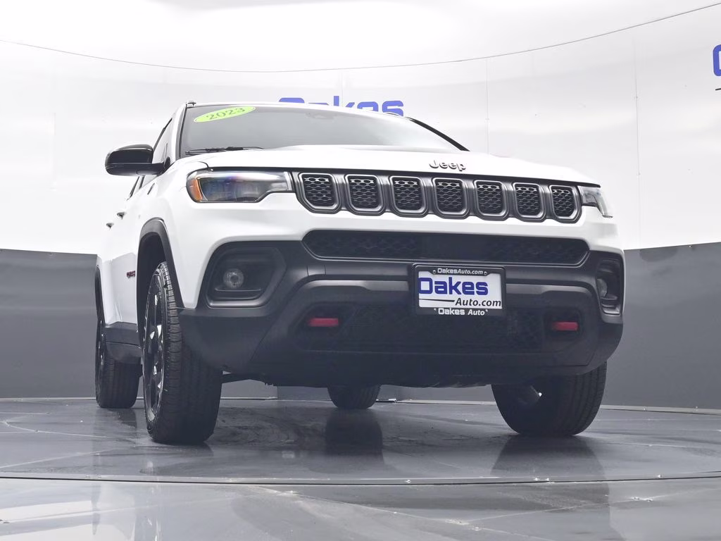 2023 Bright White Clearcoat Jeep Compass Trailhawk 4X4 SUV