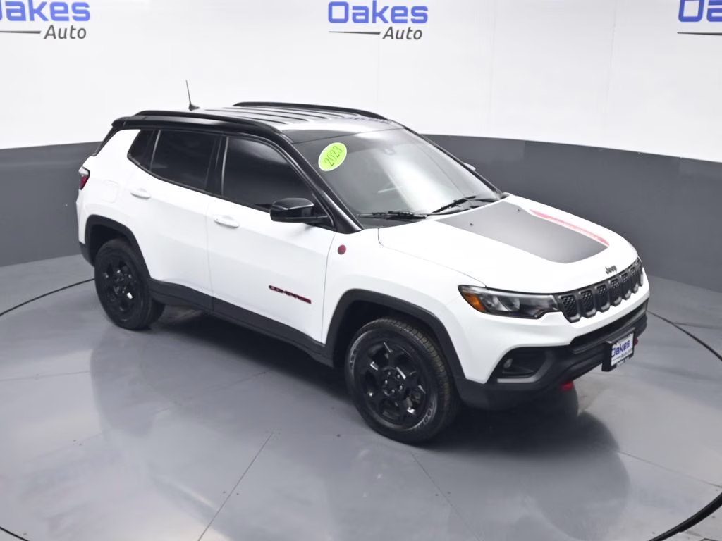 2023 Bright White Clearcoat Jeep Compass Trailhawk 4X4 SUV