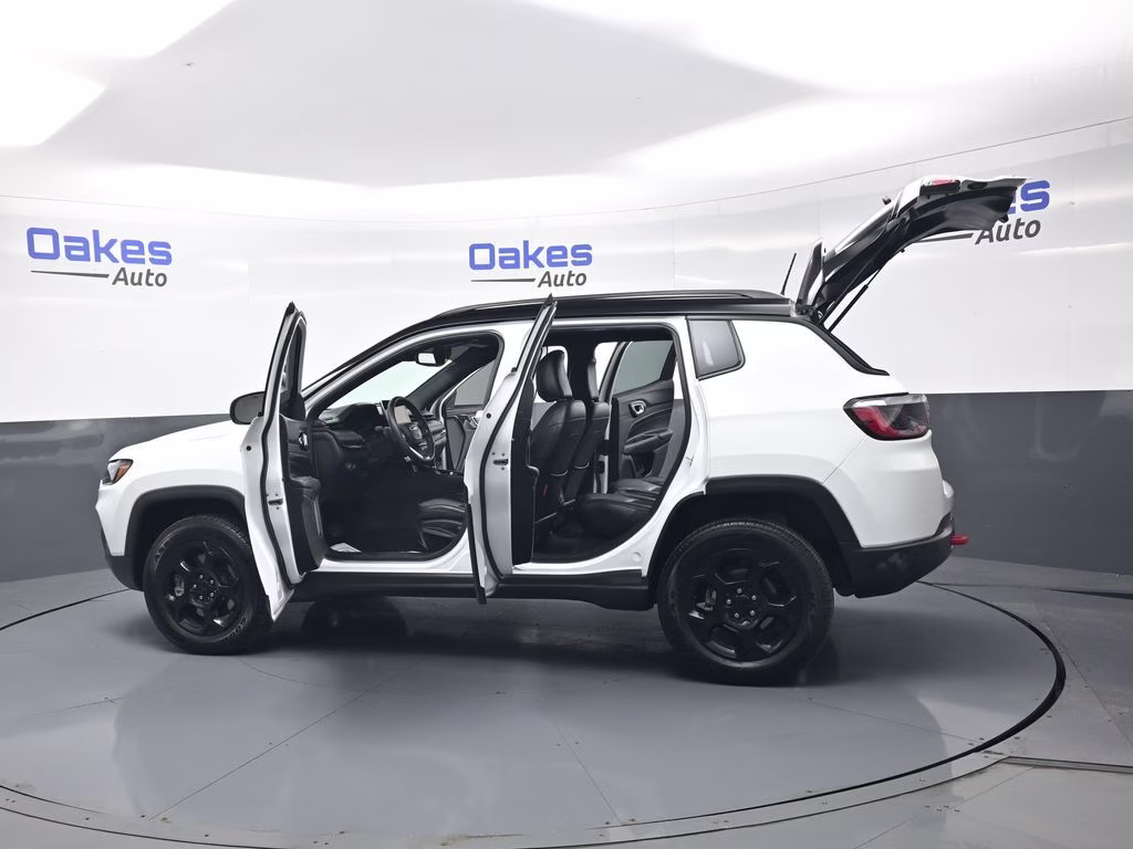 2023 Bright White Clearcoat Jeep Compass Trailhawk 4X4 SUV