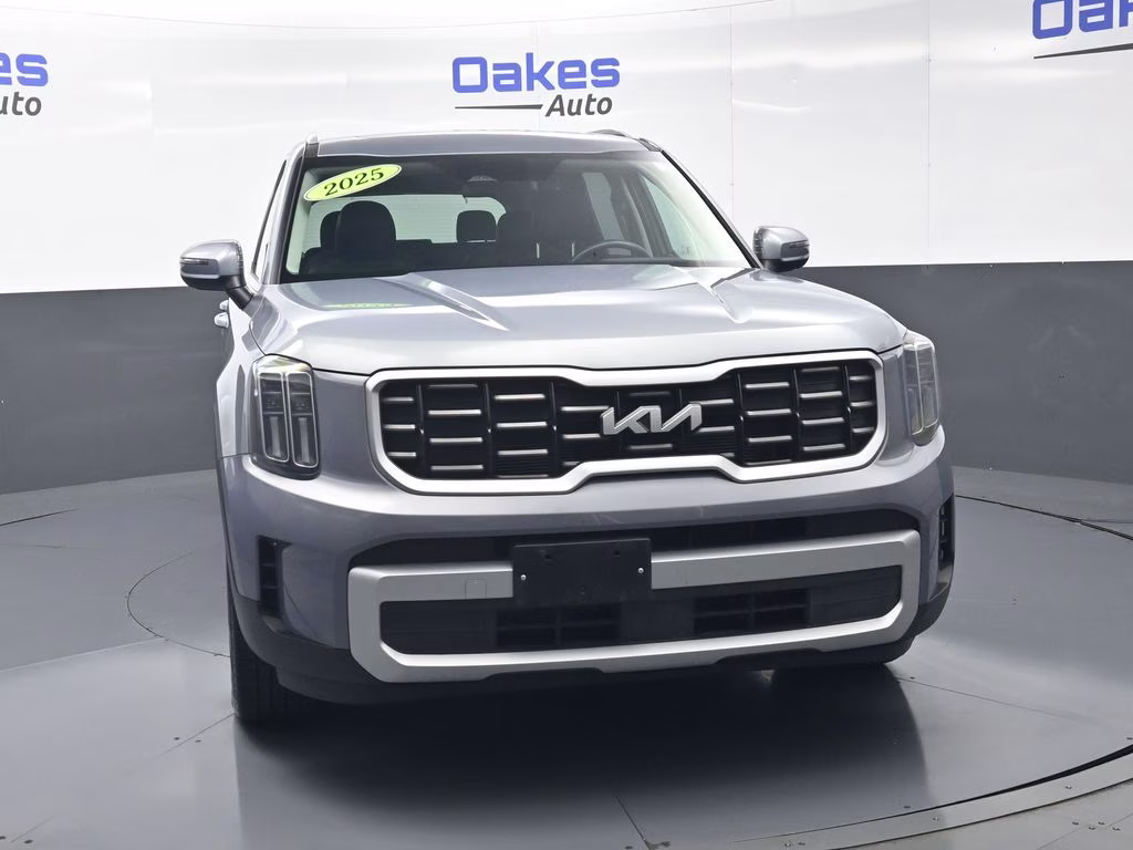 2025 Everlasting Silver Kia Telluride S AWD SUV