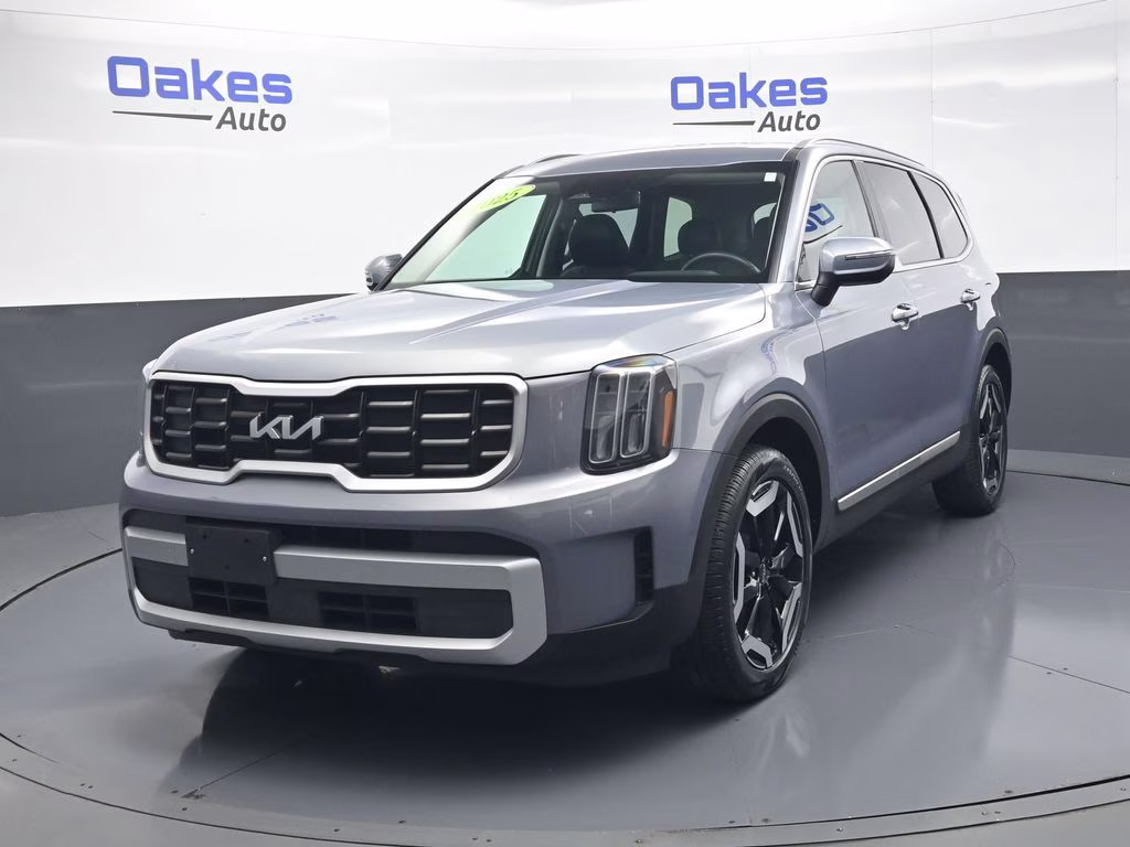 2025 Everlasting Silver Kia Telluride S AWD SUV