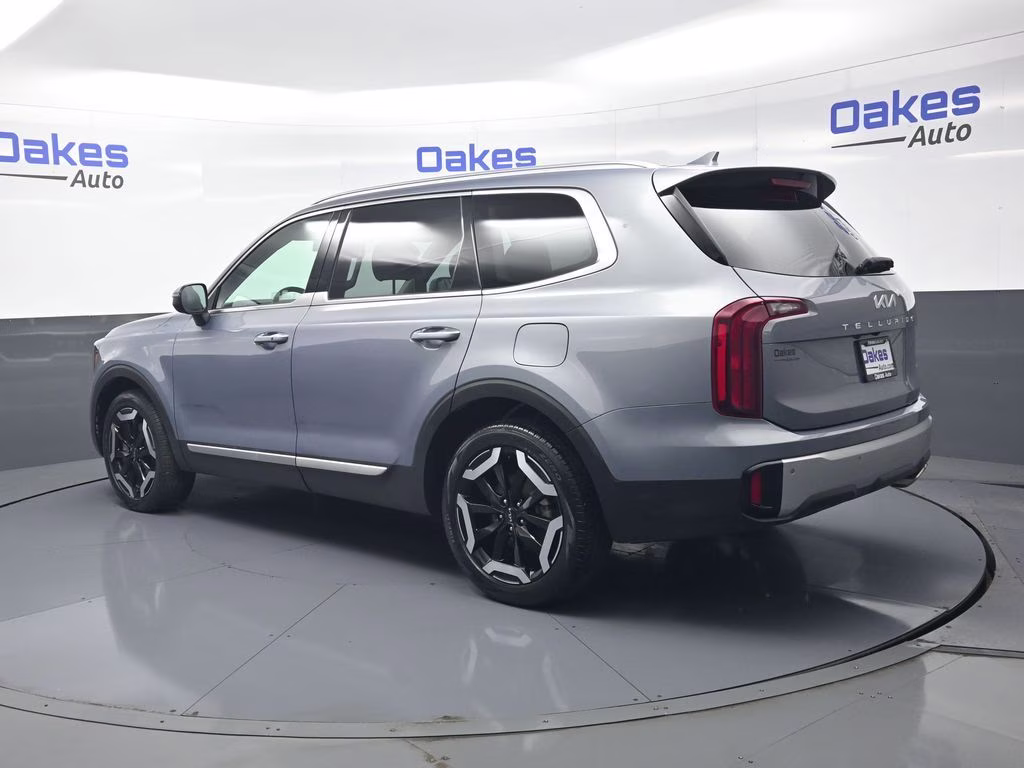 2025 Everlasting Silver Kia Telluride S AWD SUV