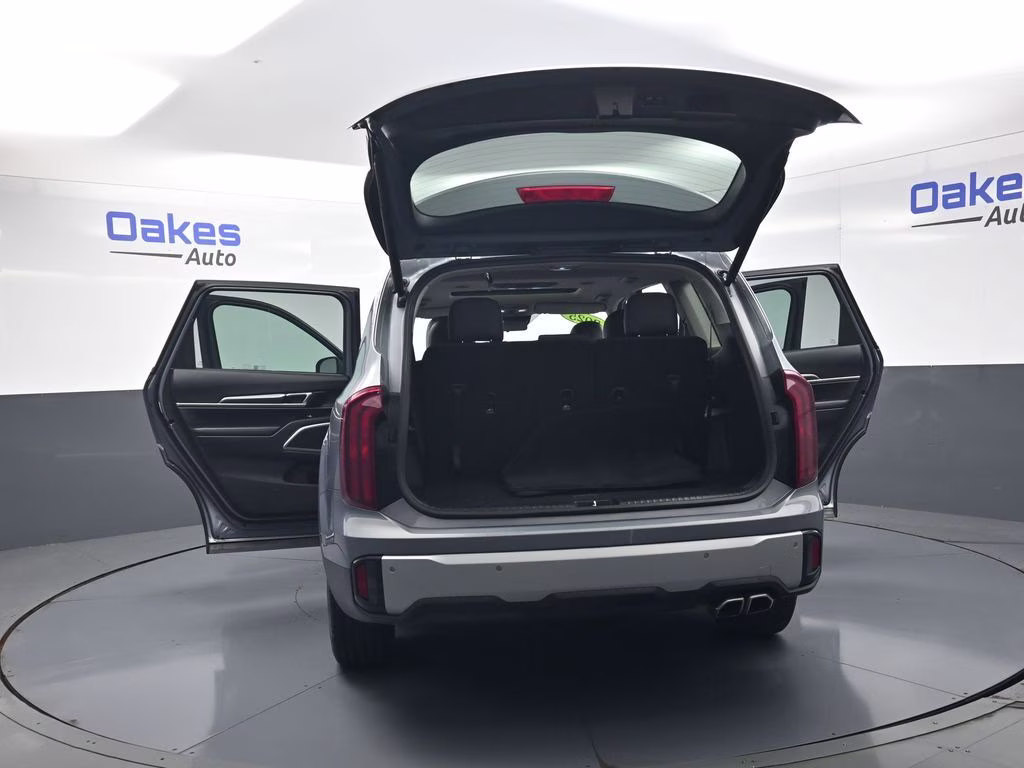 2025 Everlasting Silver Kia Telluride S AWD SUV