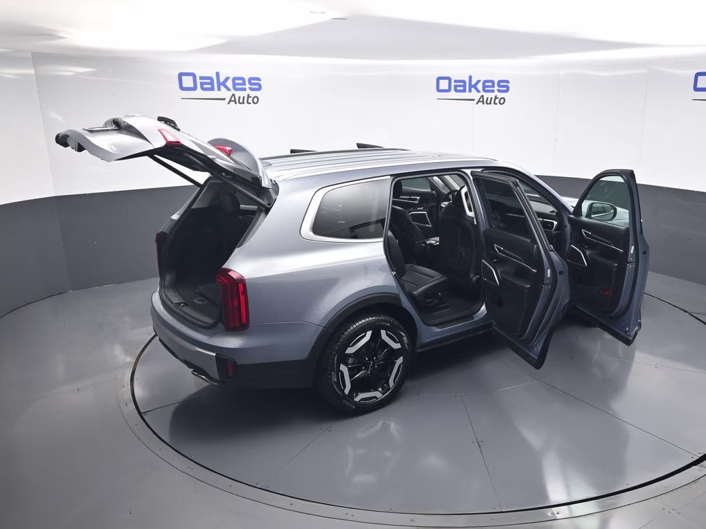 2025 Everlasting Silver Kia Telluride S AWD SUV