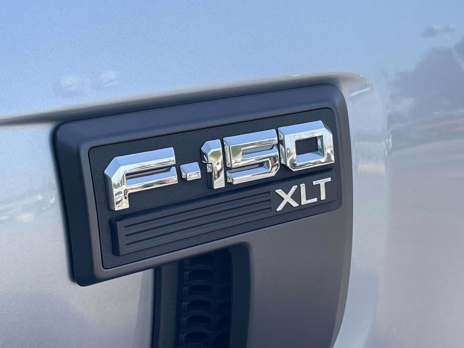 2022 Iconic Silver Metallic Ford F-150 XLT 4X4 Truck