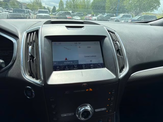 2020 White Ford Edge Titanium AWD SUV