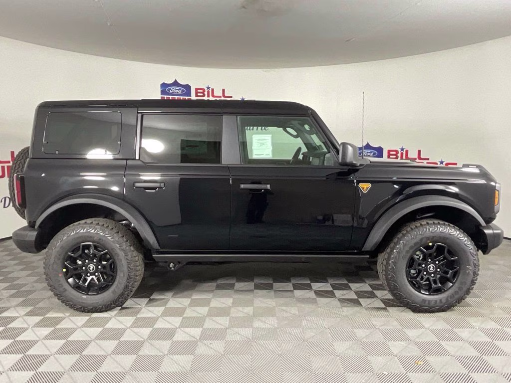 2026 Shadow Black Ford Bronco Badlands 4X4 SUV