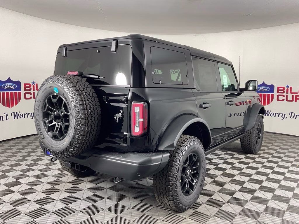 2026 Shadow Black Ford Bronco Badlands 4X4 SUV