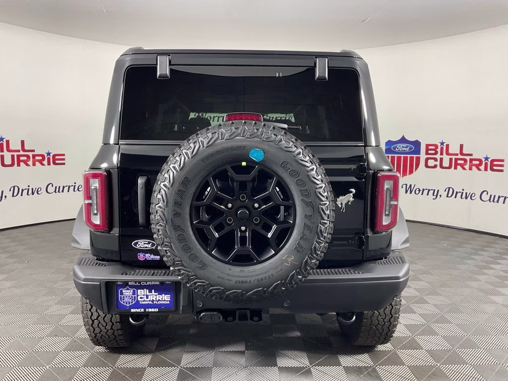 2026 Shadow Black Ford Bronco Badlands 4X4 SUV
