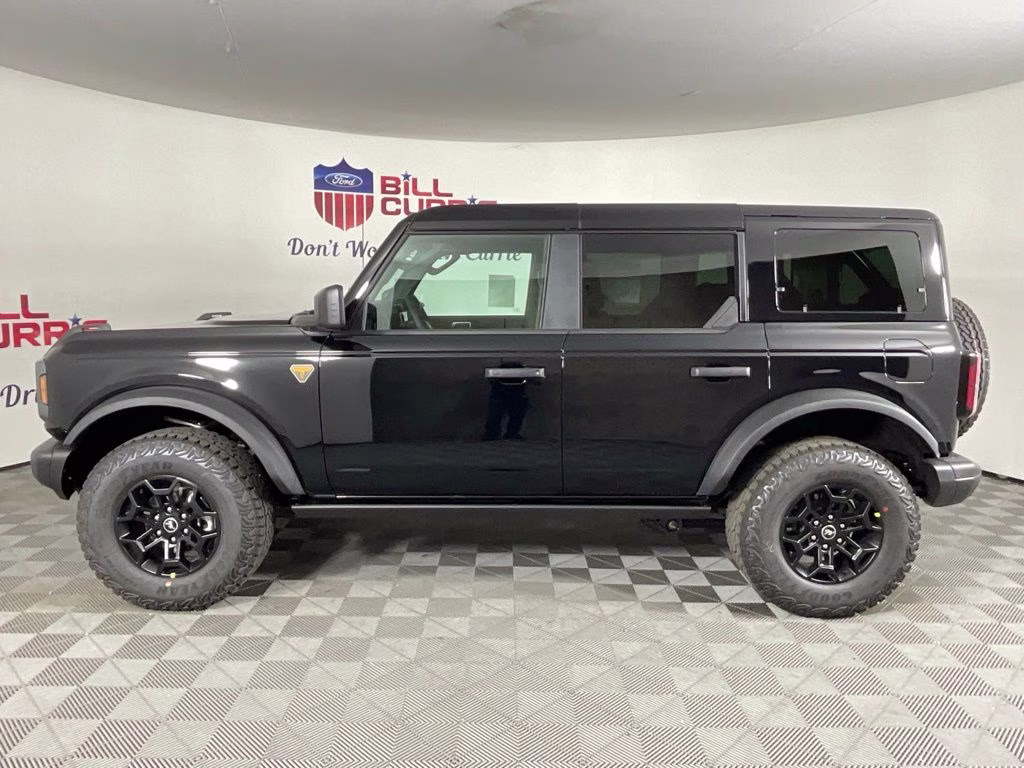 2026 Shadow Black Ford Bronco Badlands 4X4 SUV