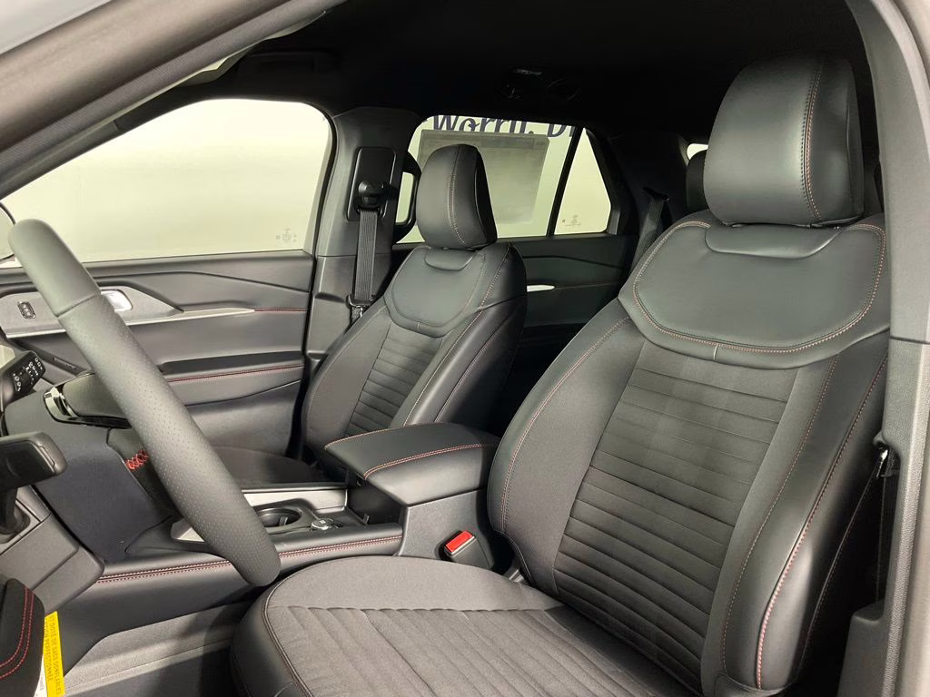 2026 White Ford Explorer ST-Line RWD SUV