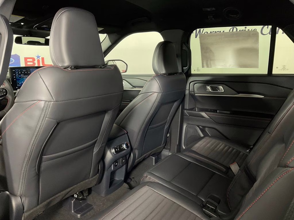 2026 White Ford Explorer ST-Line RWD SUV