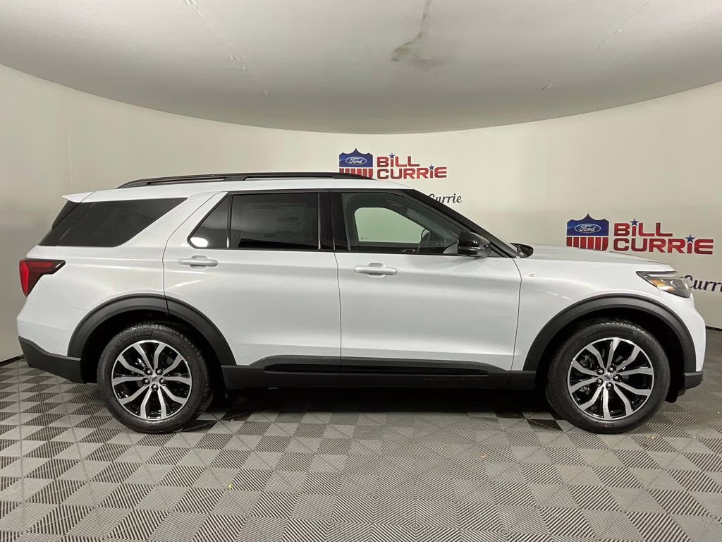2026 White Ford Explorer ST-Line RWD SUV