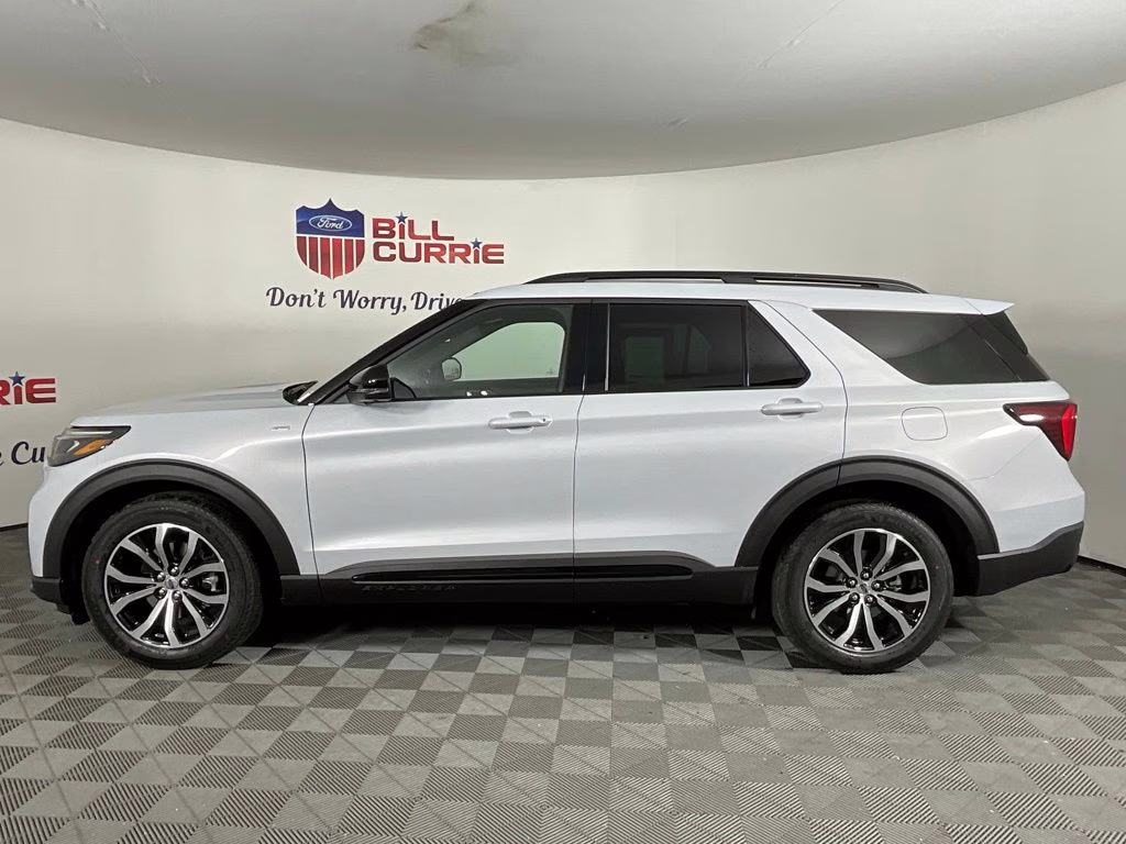 2026 White Ford Explorer ST-Line RWD SUV