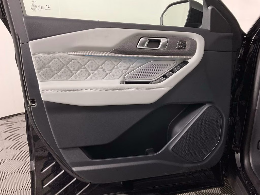 2026 Black Ford Explorer Platinum 4X4 SUV