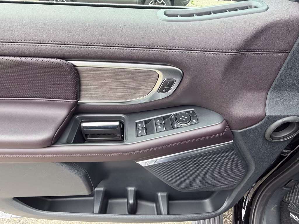 2026 Agate Black Metallic Ford Expedition Max Platinum 4X4 SUV