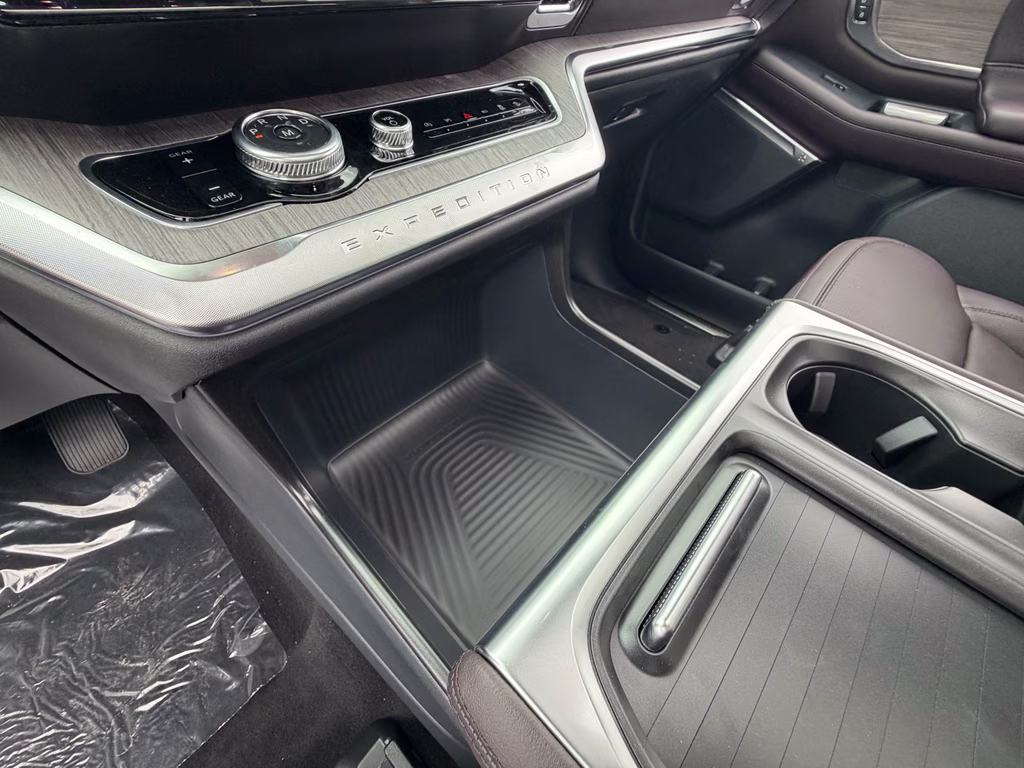 2026 Agate Black Metallic Ford Expedition Max Platinum 4X4 SUV