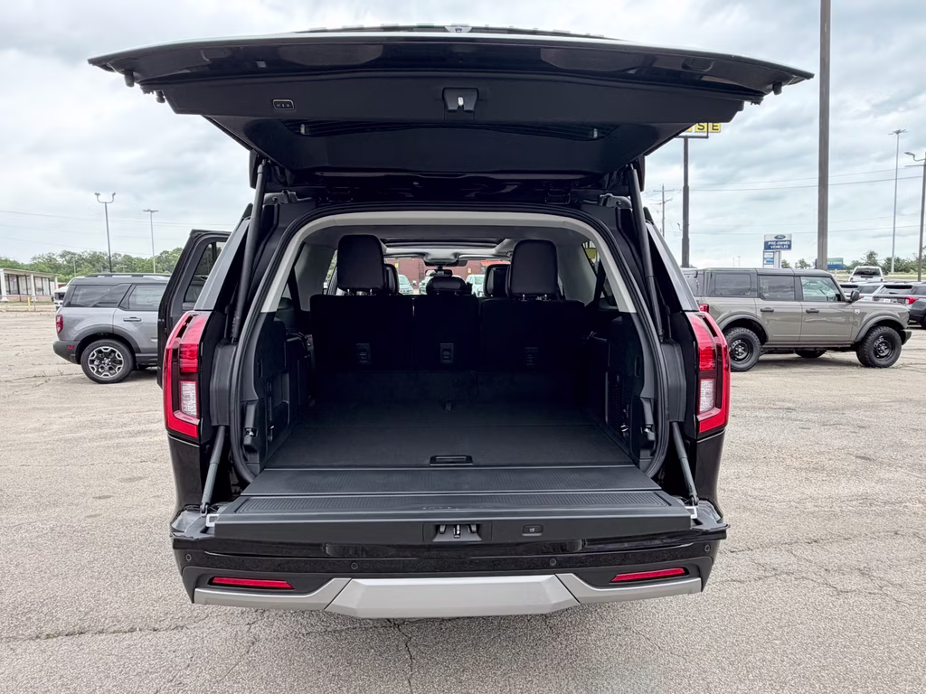 2026 Agate Black Metallic Ford Expedition Max Platinum 4X4 SUV