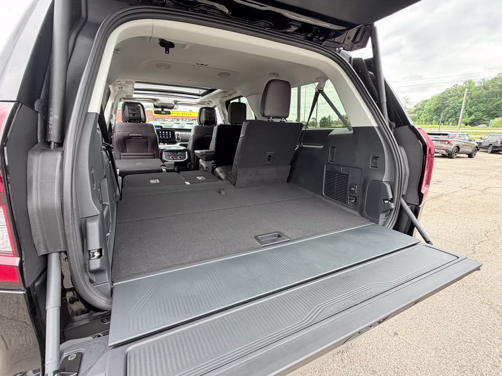 2026 Agate Black Metallic Ford Expedition Max Platinum 4X4 SUV