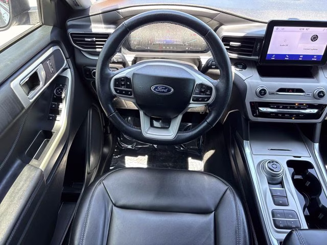 2023 Silver Metallic Ford Explorer XLT RWD SUV