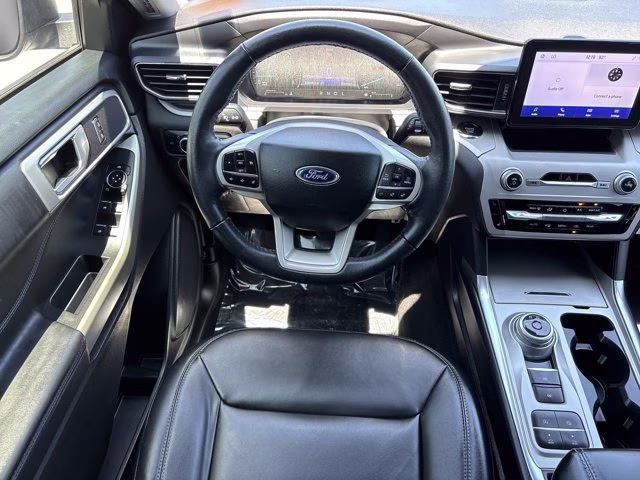 2023 Silver Metallic Ford Explorer XLT RWD SUV
